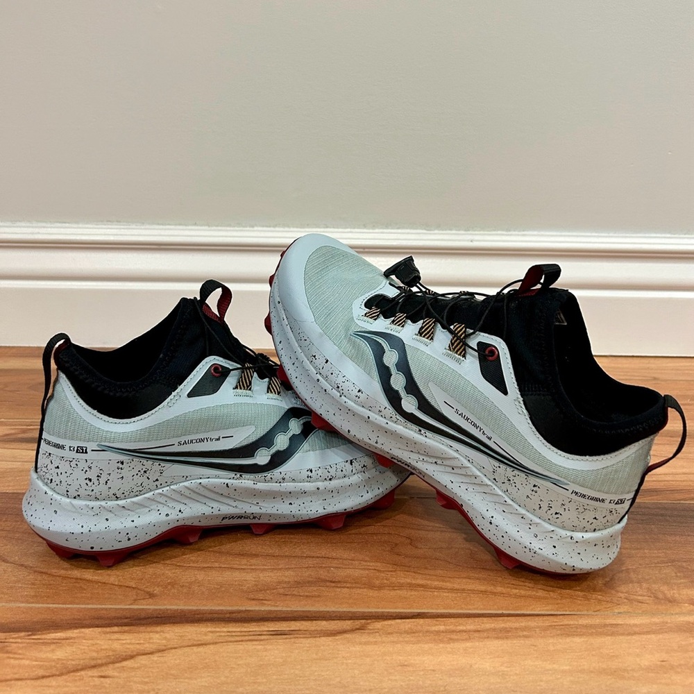Trail running shoes